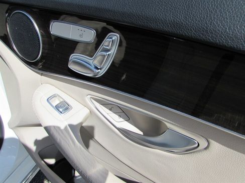 Used 2016 Mercedes-Benz C 300 C 300 w/ Multimedia Package image 32