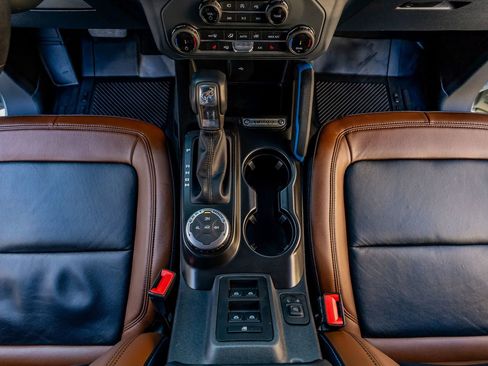 Used 2022 Ford Bronco Outer Banks image 28