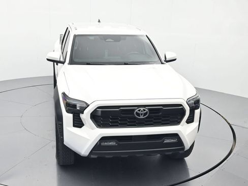 Used 2024 Toyota Tacoma TRD Off-Road AWD/4WD image 29