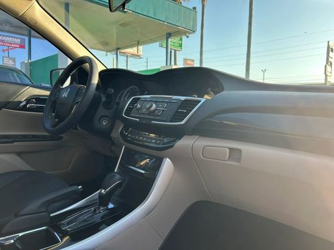 Used 2017 Honda Accord LX image 15