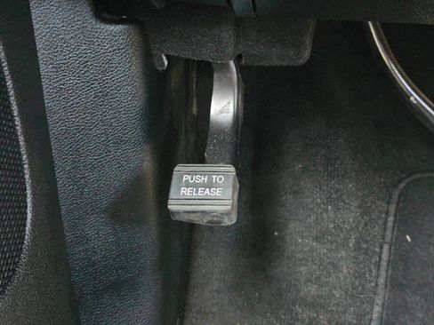 Used 2022 Dodge Durango SXT w/ Blacktop Package AWD/4WD image 38