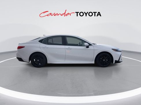 Used 2026 Toyota Camry SE w/ Convenience Package image 9