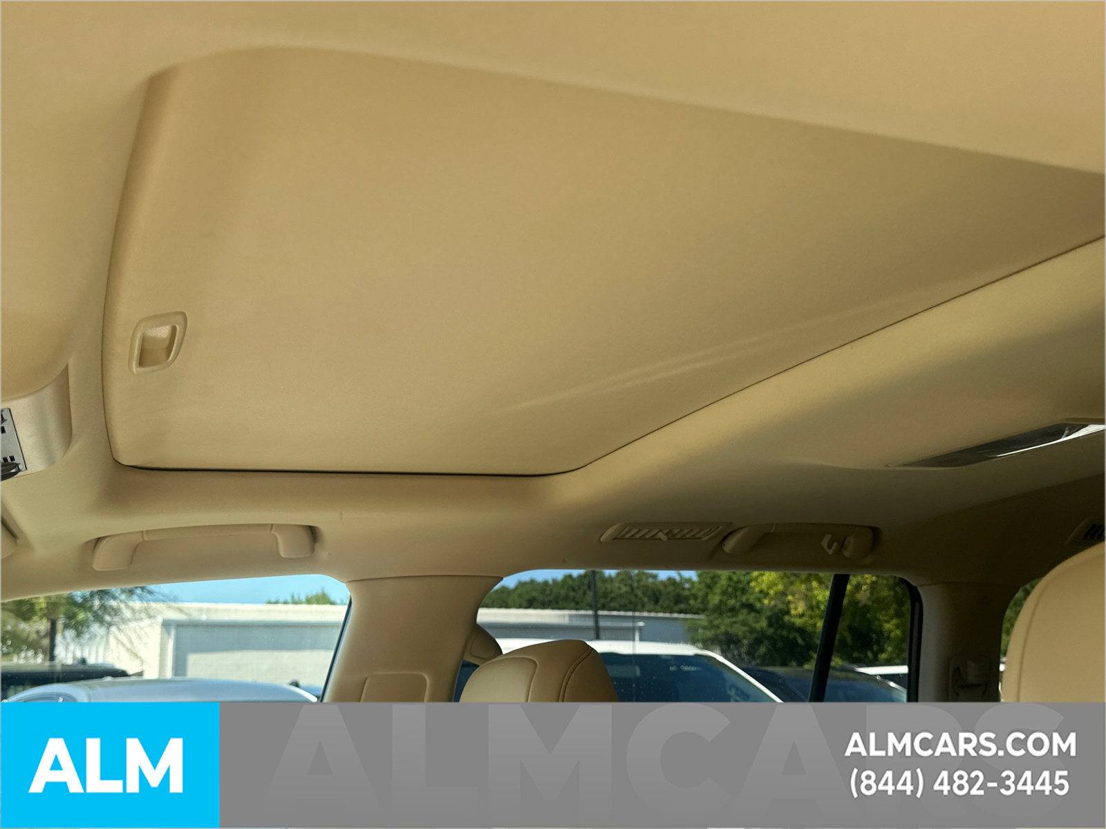Used 2015 Lexus LX 570 4WD w/ Luxury Package image 39