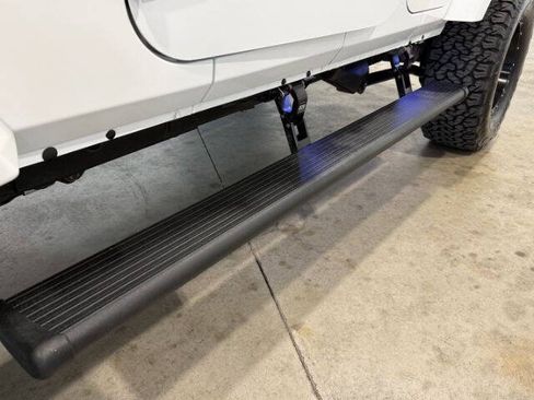 Used 2015 Jeep Wrangler Unlimited Rubicon w/ Connectivity Group AWD/4WD image 15