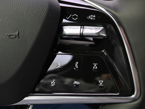 New 2026 Cadillac Optiq Sport 2 w/ LPO, Floor Liner Package AWD/4WD image 34