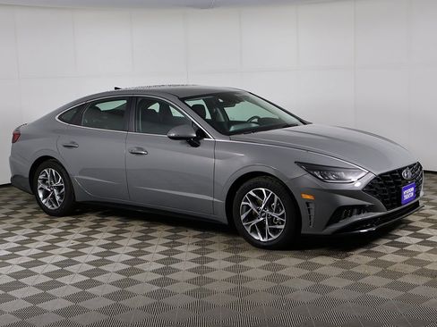 Used 2023 Hyundai Sonata SEL w/ Cargo Package image 2