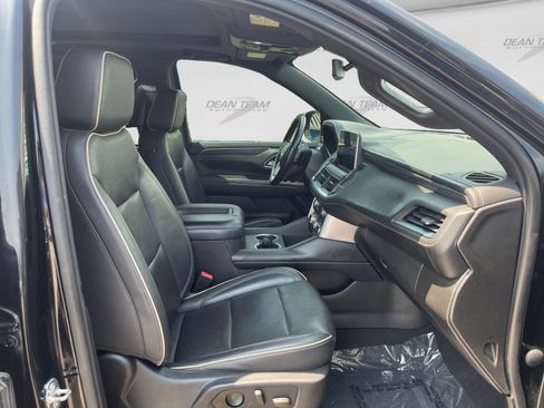 Used 2021 GMC Yukon SLT w/ Rear Media and Nav Package AWD/4WD image 17