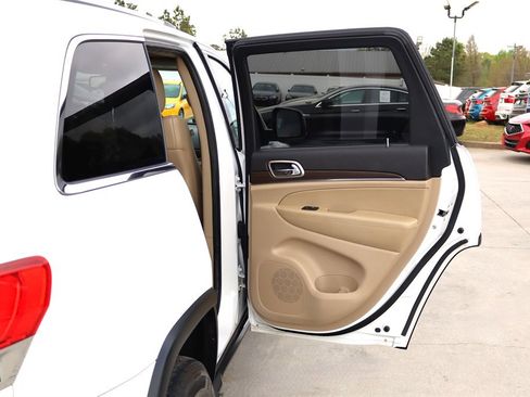 Used 2014 Jeep Grand Cherokee Limited w/ Trailer Tow Group IV image 40