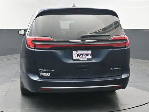 Used 2024 Chrysler Pacifica Limited FWD image 4