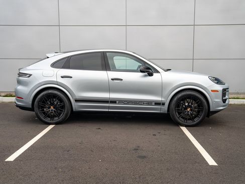 New 2026 Porsche Cayenne S image 8