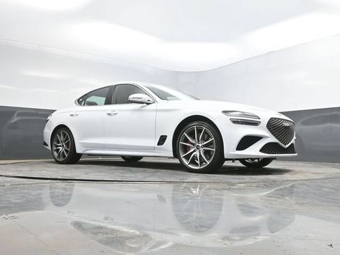 Used 2025 Genesis G70 2.5T AWD/4WD image 45