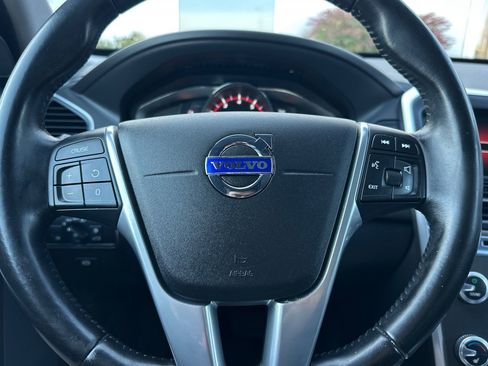Used 2016 Volvo XC60 T5 Premier w/ Proximity Package image 23