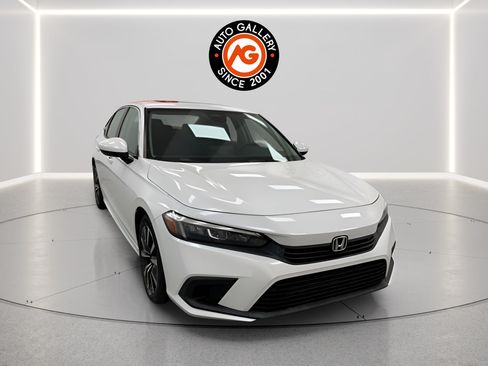 Used 2022 Honda Civic EX image 1