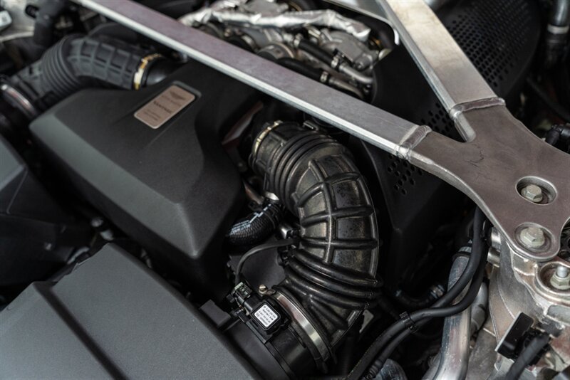 Used 2020 Aston Martin V8 Vantage Coupe RWD image 67