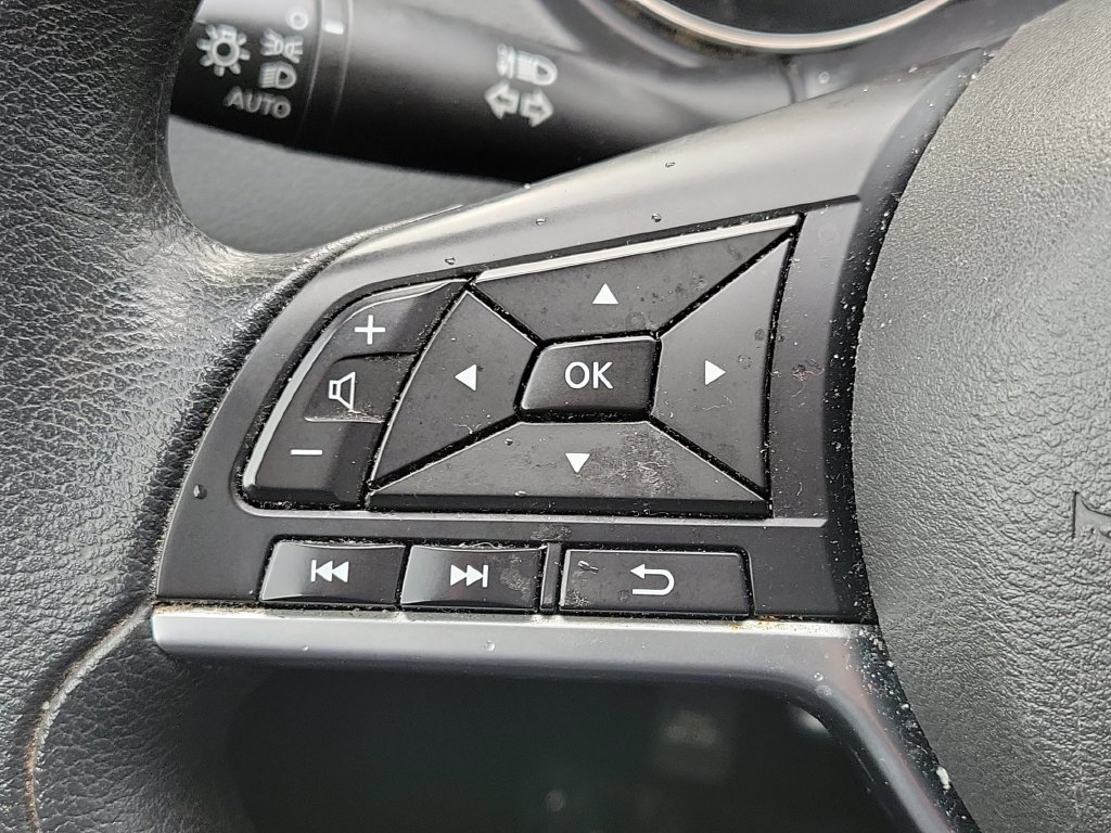 Certified 2020 Nissan Rogue Sport SV FWD image 32