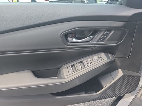 Used 2025 Honda Accord Sport image 26