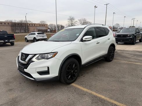 Used 2018 Nissan Rogue SV image 27