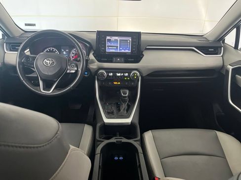 Used 2022 Toyota RAV4 XLE Premium AWD/4WD image 31