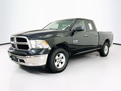 Used 2017 RAM 1500 Classic SLT AWD/4WD image 3