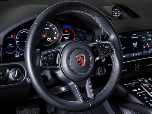 Certified 2023 Porsche Cayenne Coupe image 18