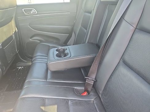 Used 2019 Jeep Grand Cherokee Limited w/ Luxury Group II AWD/4WD image 25