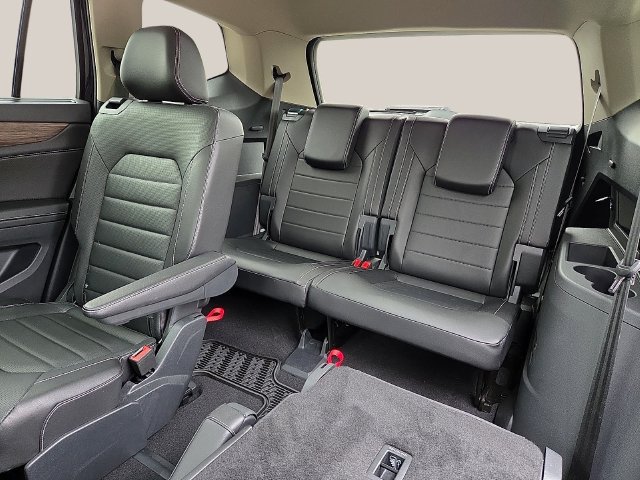 Used 2024 Volkswagen Atlas SEL AWD/4WD image 12