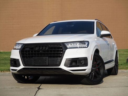 Used 2017 Audi Q7 3.0T Prestige w/ Prestige Package image 2
