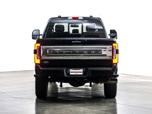 Used 2023 Ford F250 Platinum image 5