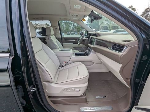 Used 2024 GMC Yukon XL Denali w/ Advanced Technology Package image 13