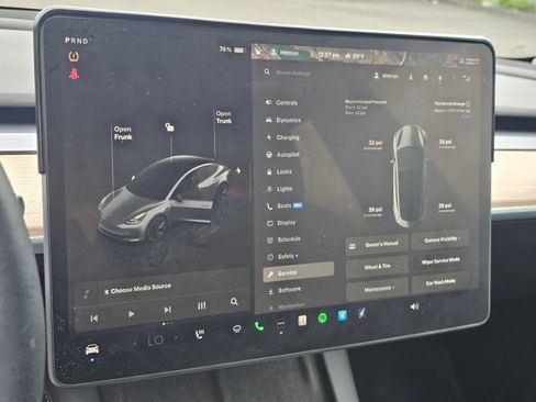 Used 2022 Tesla Model 3 Long Range AWD/4WD image 38