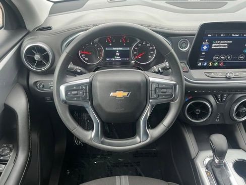 Used 2025 Chevrolet Blazer LT AWD/4WD image 11