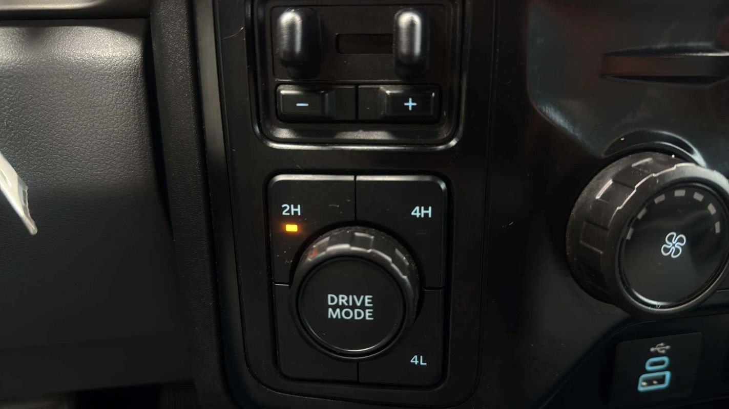 Used 2024 Ford F350 XL AWD/4WD image 11