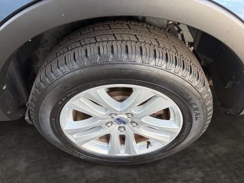 Used 2019 Ford Explorer XLT w/ Equipment Group 202A AWD/4WD image 44