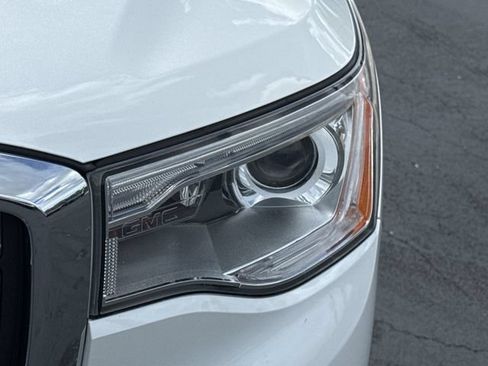 Used 2019 GMC Acadia Denali w/ Technology Package FWD image 14