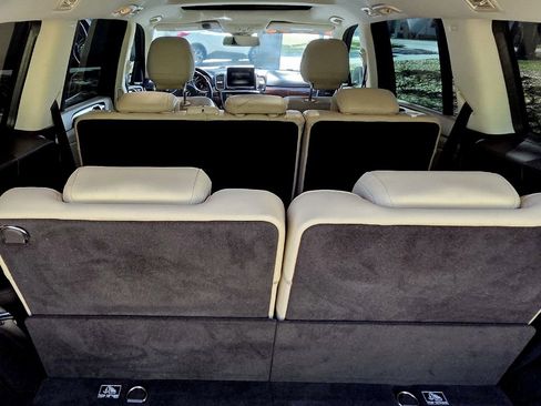 Used 2018 Mercedes-Benz GLS 450 4MATIC image 10