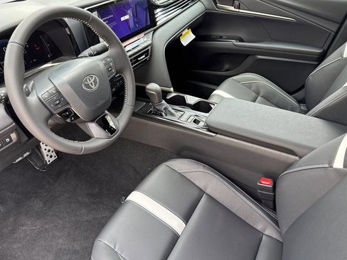 New 2026 Toyota Camry Hybrid image 10