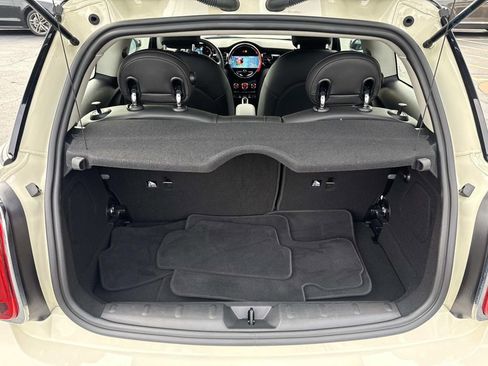 Used 2022 MINI Cooper 2-Door Hardtop image 6