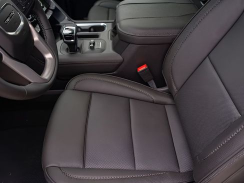 New 2026 GMC Sierra 1500 Denali w/ Denali Reserve Package AWD/4WD image 8