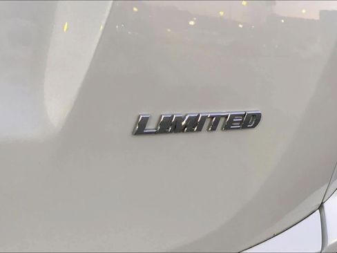 Used 2016 Toyota RAV4 Limited image 9