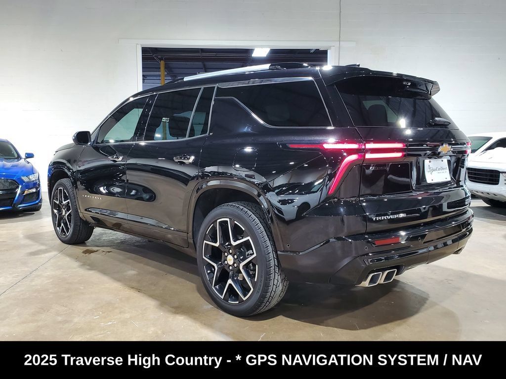 Used 2025 Chevrolet Traverse High Country FWD image 12