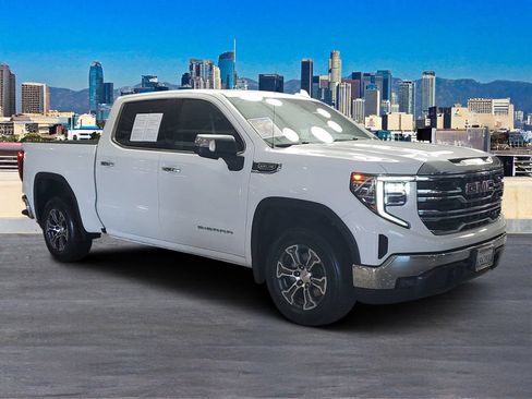 Used 2025 GMC Sierra 1500 SLT RWD image 3