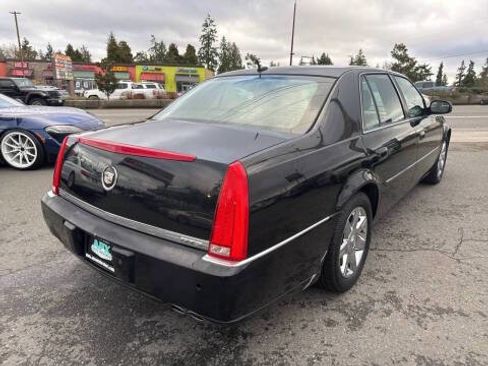 Used 2007 Cadillac DTS Luxury I w/ Sun And Sound Package image 10