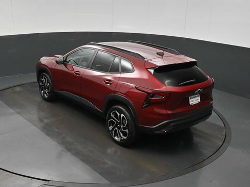 Used 2025 Chevrolet Trax RS w/ Driver Confidence Package image 14