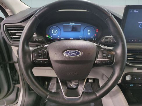 Used 2023 Ford Escape Platinum image 18
