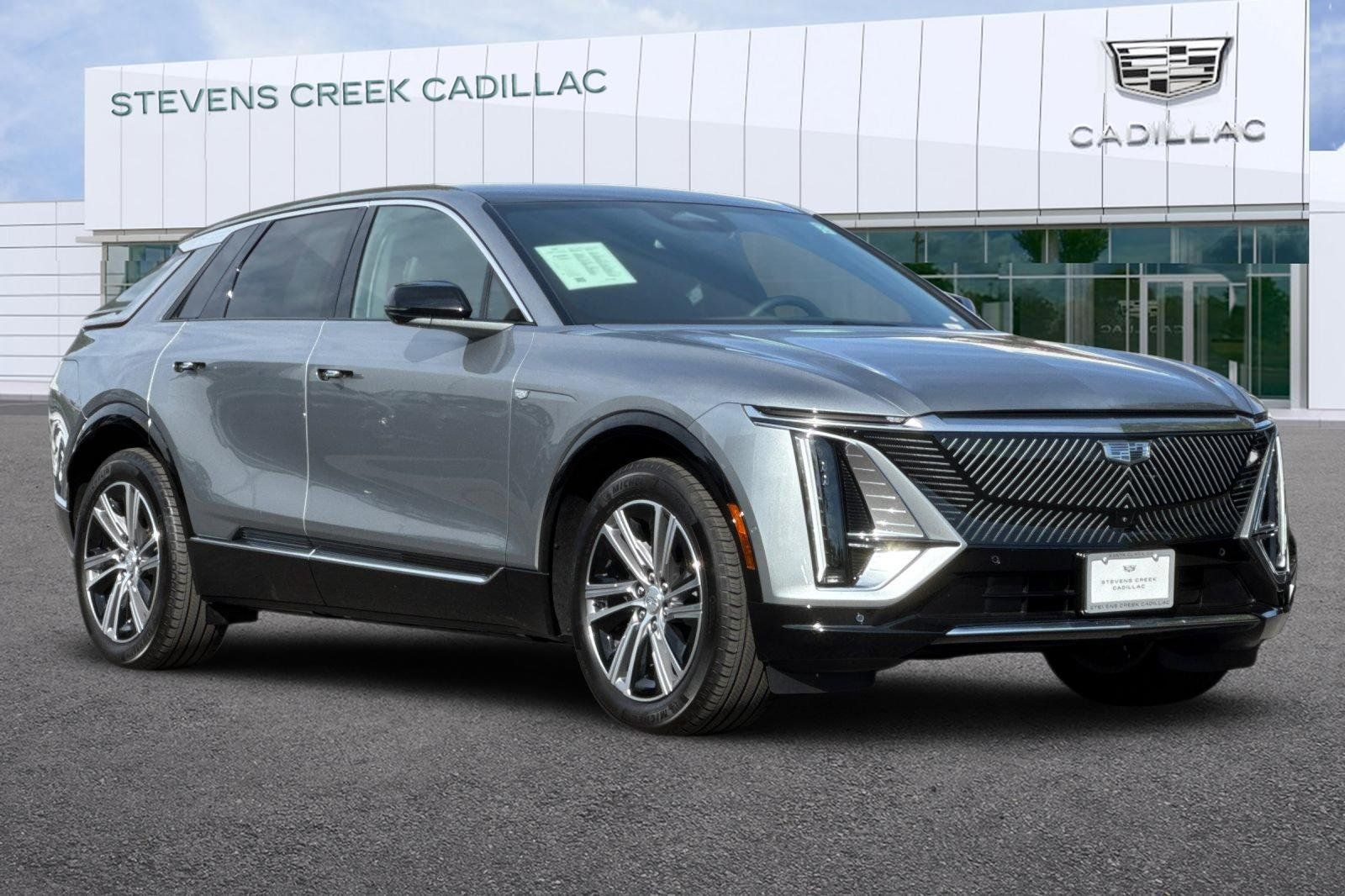 Certified 2024 Cadillac Lyriq Luxury RWD image 1