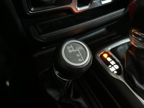 Used 2024 Jeep Wrangler Unlimited Sport AWD/4WD image 27
