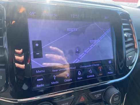 Used 2019 Jeep Grand Cherokee Laredo w/ Security & Convenience Group image 26