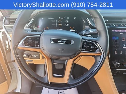 Used 2025 Jeep Grand Cherokee L Summit AWD/4WD image 12