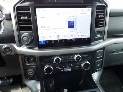 Used 2025 Ford F150 XLT w/ Equipment Group 302A MID image 16