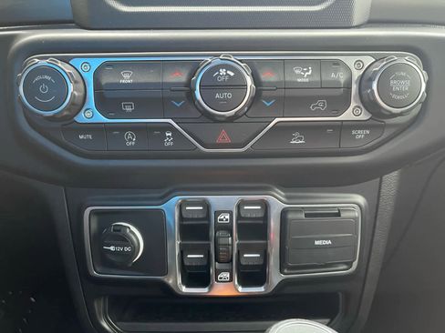 Used 2022 Jeep Gladiator Sport image 26